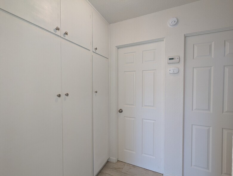 Building Photo - 73443 Catalina Way