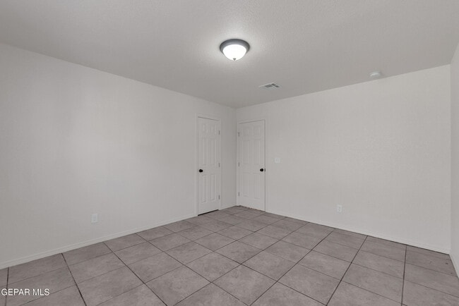 Building Photo - 9277 Leonardo Ave