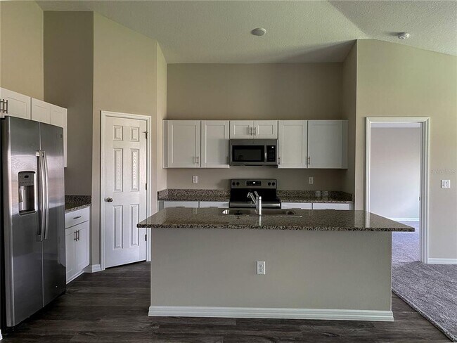 Building Photo - 12921 Twin Bridges Dr