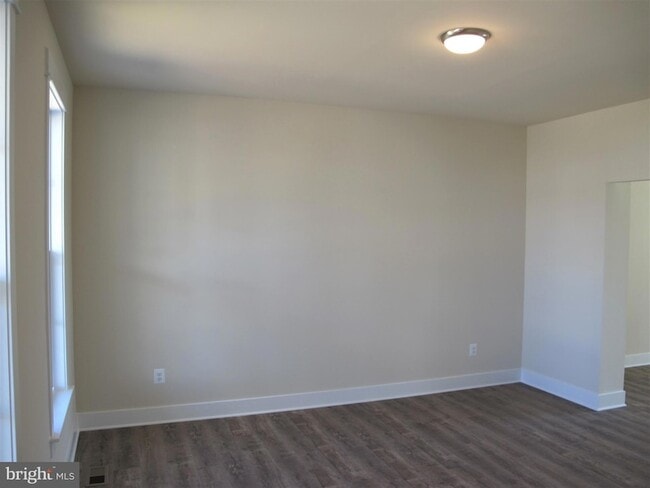 Building Photo - 43 Lee St