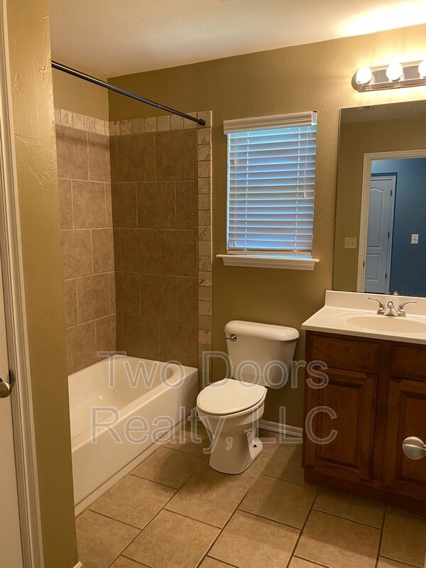 Building Photo - 7921 Frye Ln