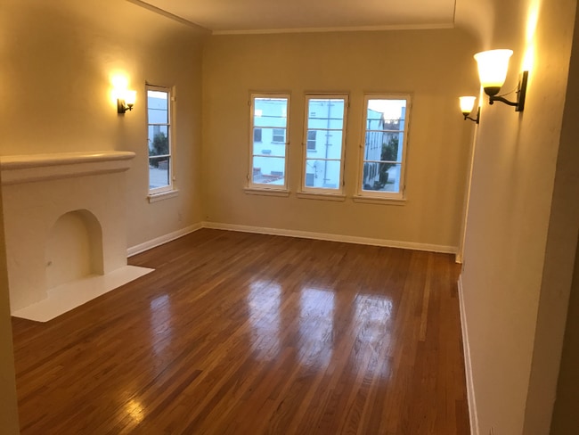 Building Photo - 365 N Spaulding Ave