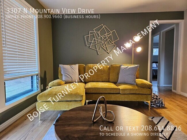 Building Photo - 3307 N Mountain View Dr