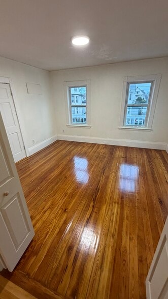 Building Photo - 22 Blake St