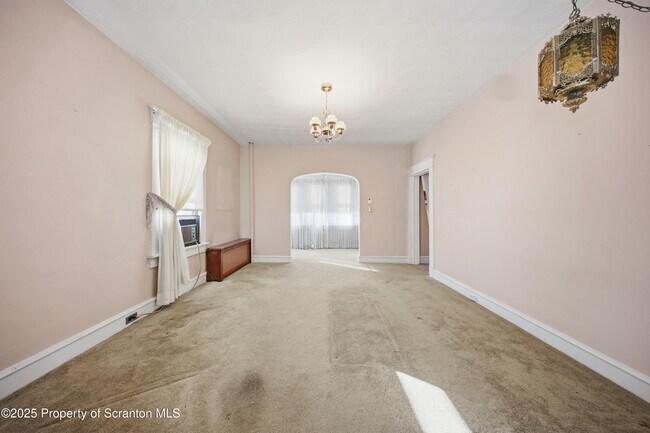 Building Photo - 612 Philo St