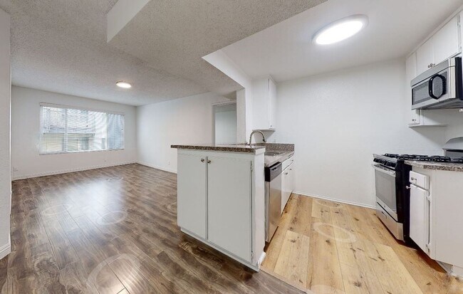 Interior Photo - 5050 Klump Ave