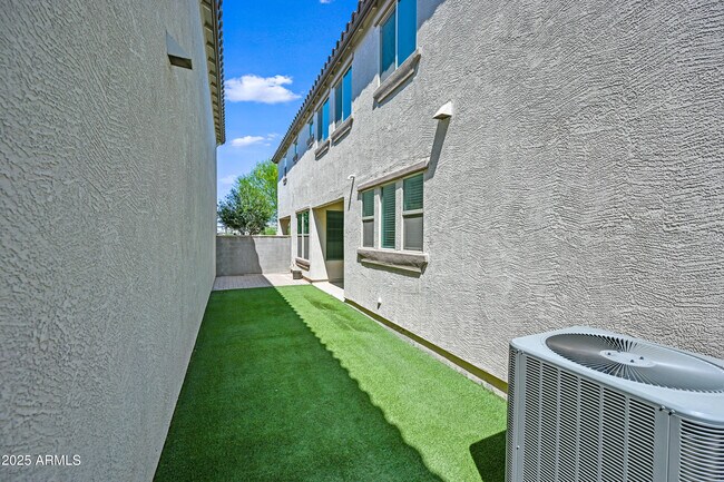 Building Photo - 4831 S Turbine