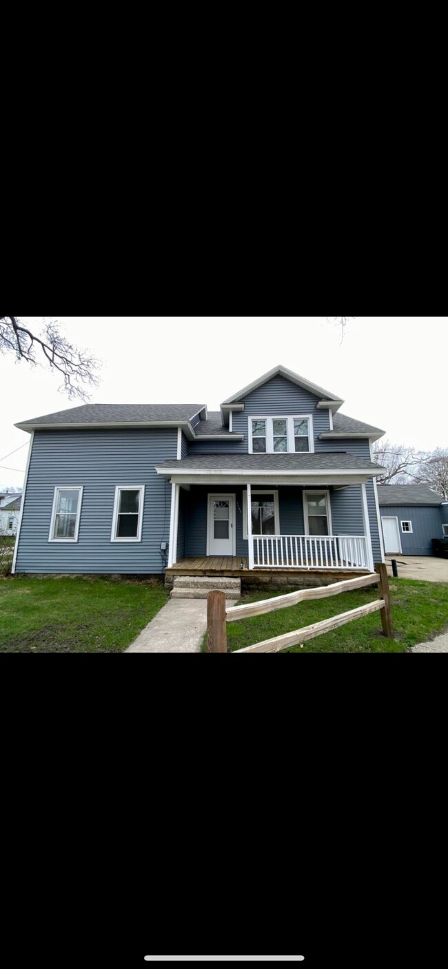 Front of House - 1466 W Laketon Ave