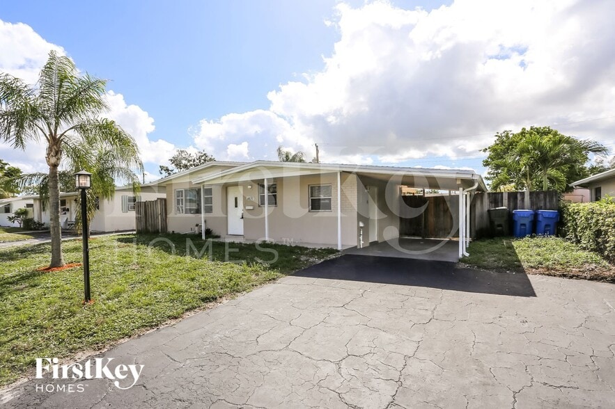 Building Photo - 1400 NW 42nd St