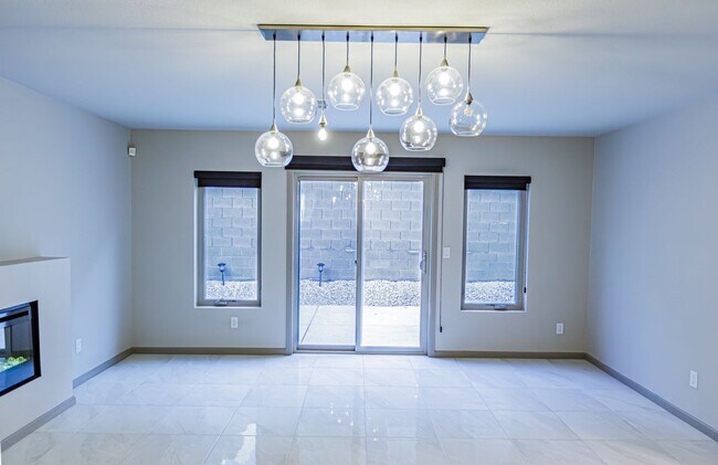 Building Photo - Rooftop Balcony