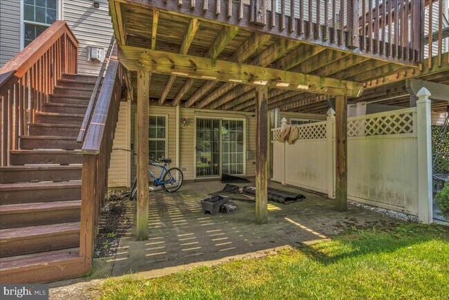 Building Photo - 144 Pennsbury Ln