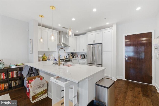 Building Photo - 1418 N Rhodes St