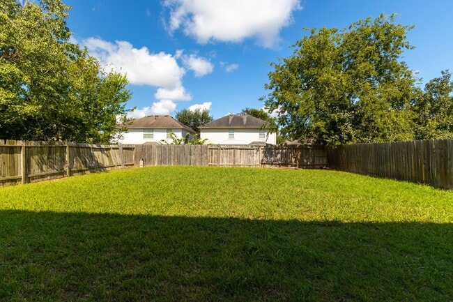 Building Photo - 16126 Taloncrest Dr