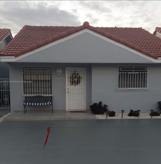 Primary Photo - 5480 W 27th Ct