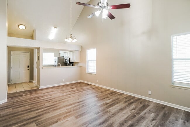 Building Photo - 1502 Cedardale Rd