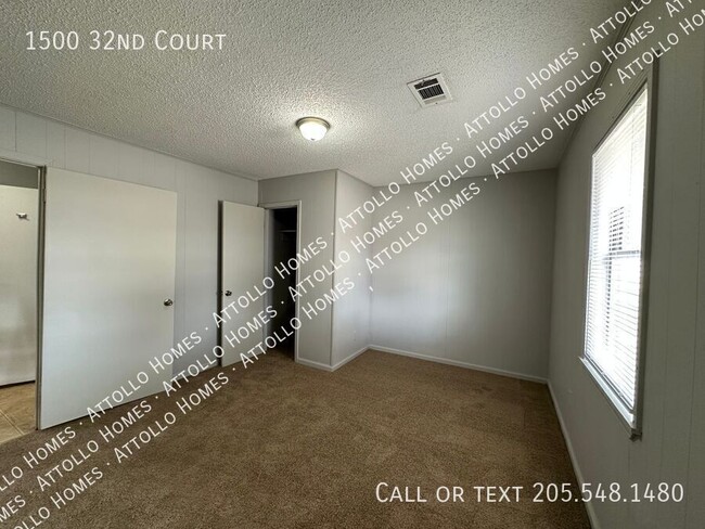 Building Photo - 1500 32nd Ct