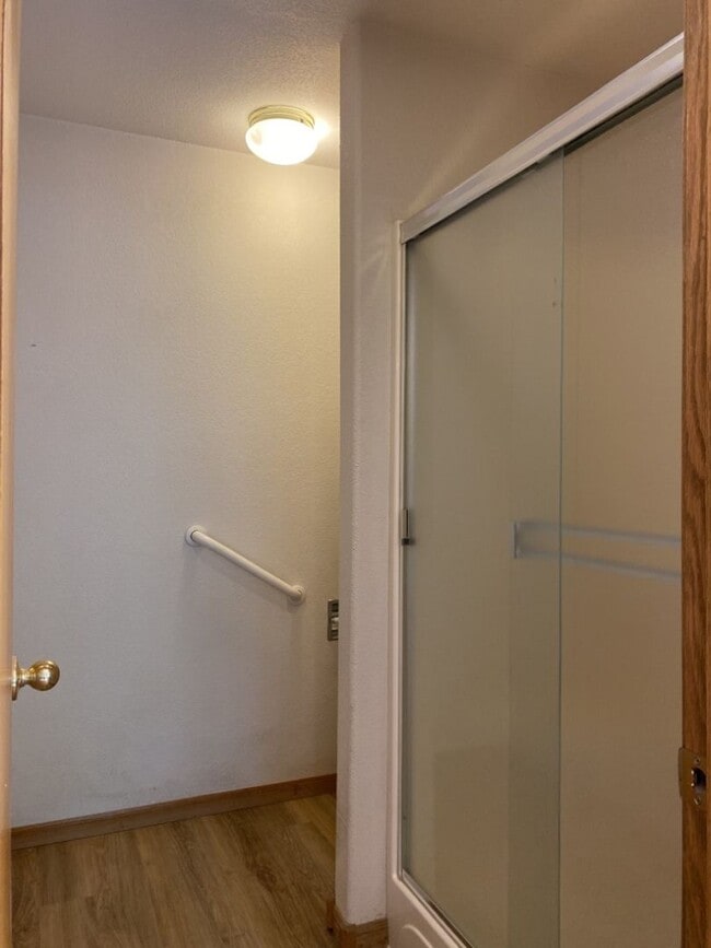 Building Photo - 2325 Northbrook Dr