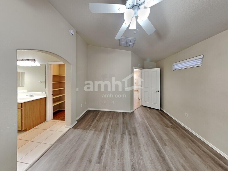 Building Photo - 6380 E Butte Stone Dr