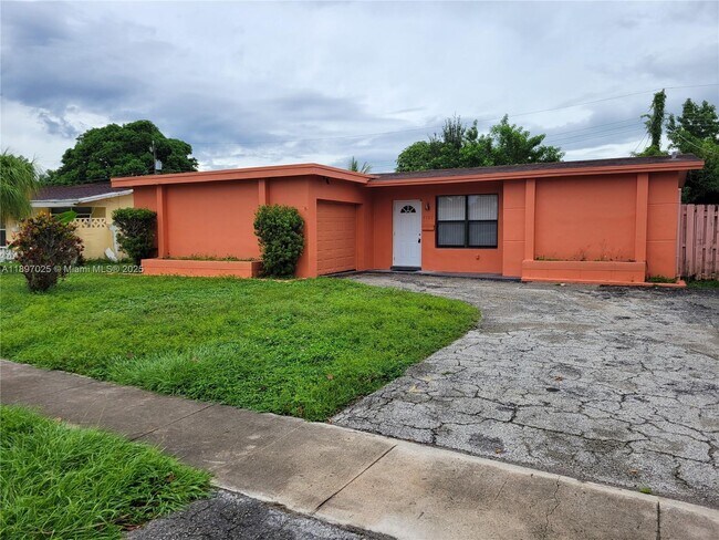 Primary Photo - 7101 NW 24th St