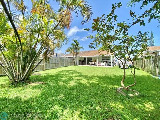 Building Photo - 416 SW 96th Ct