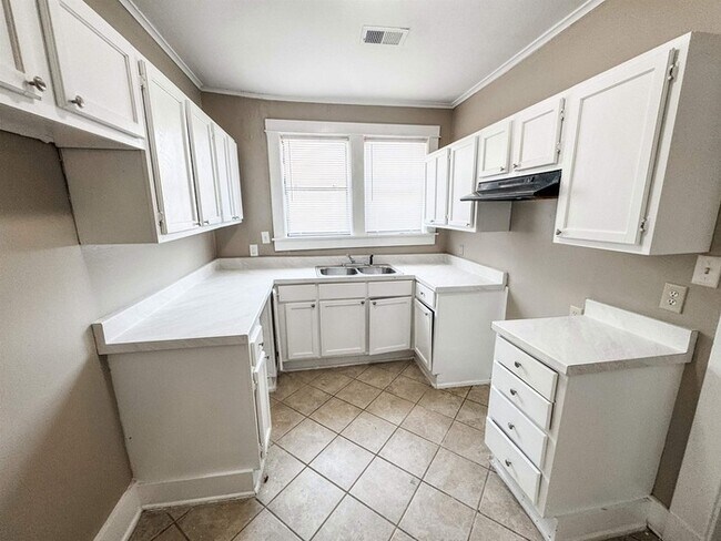 Building Photo - Nice Home For Rent