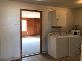Building Photo - 2 Bedroom, 1 bath apartment in a duplex