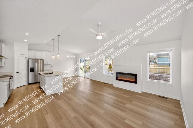 Building Photo - 318 SW 16th St