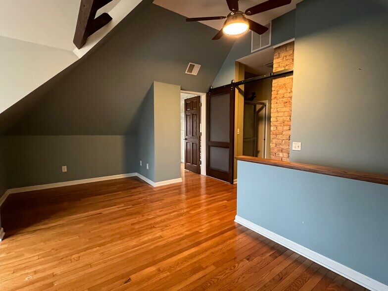 Building Photo - 1346 Morrison St