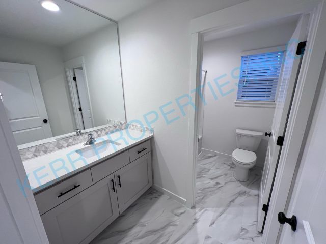 Building Photo - Spacious 4-Bedroom Home in Happy Valley with 2.5 Baths and 2,118 Sq. Ft. of Comfort!