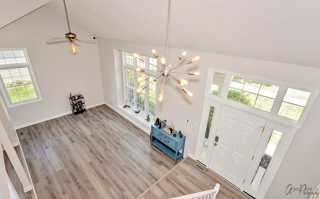 Building Photo - 1229 Thorndale Ln
