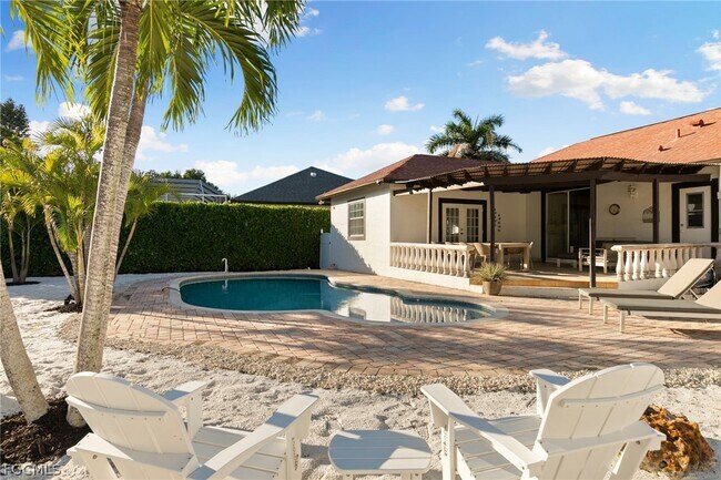 Building Photo - 317 3rd Ave