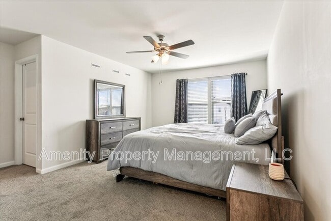 Building Photo - 1529 Stanford Ln