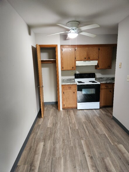 Building Photo - N86W16351-W16351 Appleton Ave