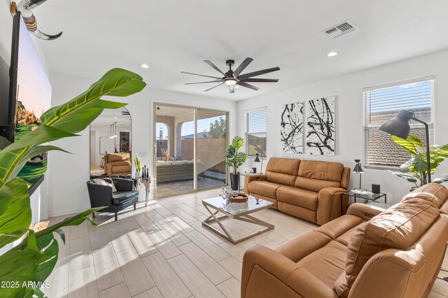 Building Photo - 5419 W Las Palmaritas Dr