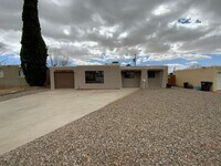 Building Photo - 3 Bedroom Single Story Home Available Near...