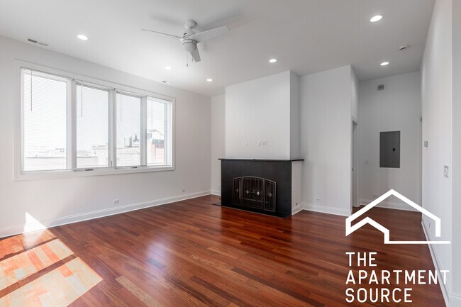 Building Photo - 1356 W Augusta Blvd