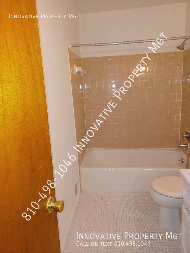 Building Photo - 6009 Holiday Gardens Dr