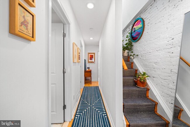 Building Photo - 2222 Oakford St