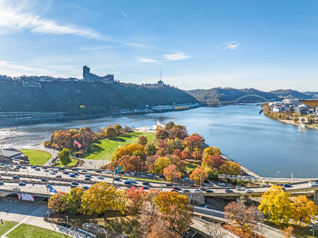 Building Photo - 320 Fort Duquesne Blvd