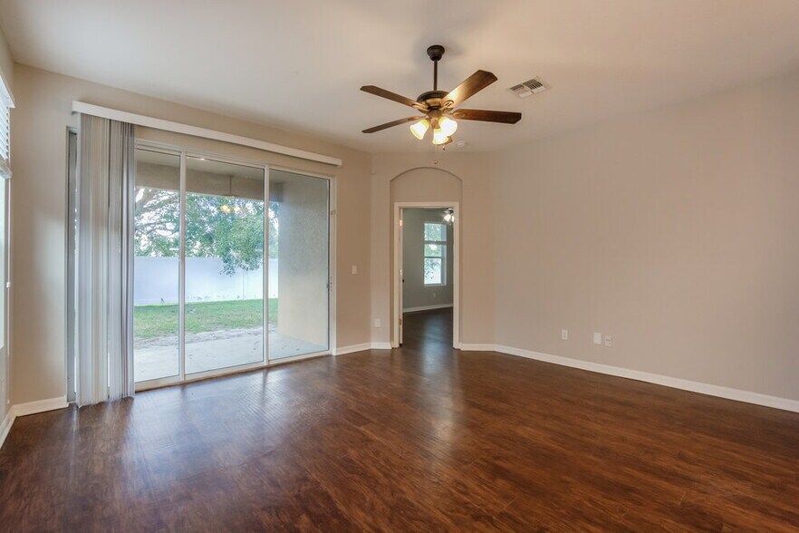 Building Photo - 15128 Stonebriar Way