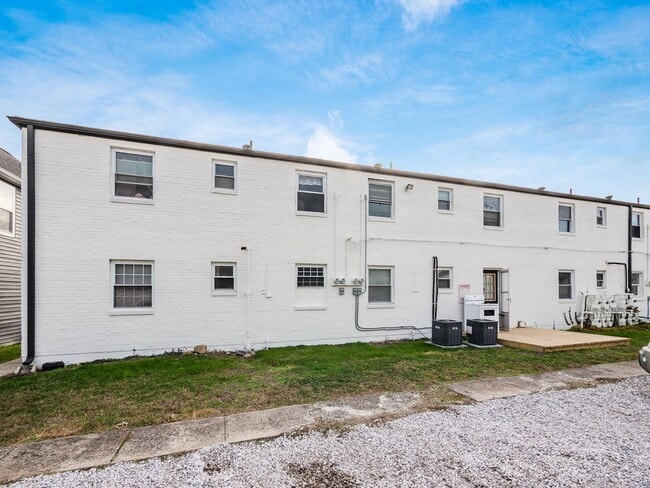 Building Photo - 474 Elsmere St