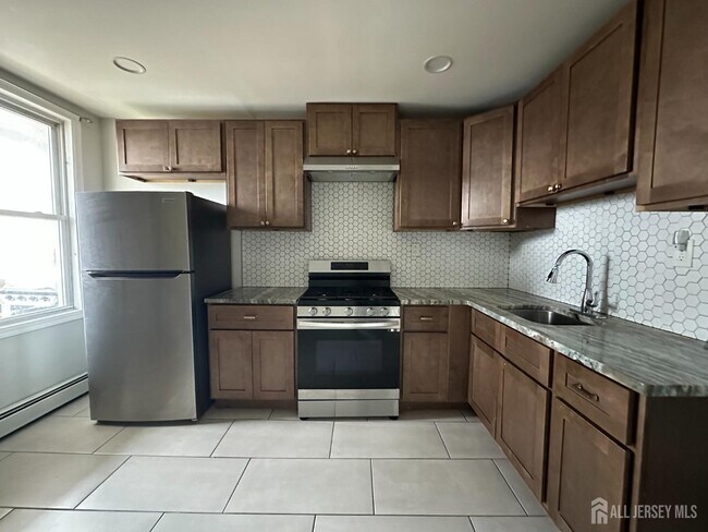 Building Photo - 159 Lewis St