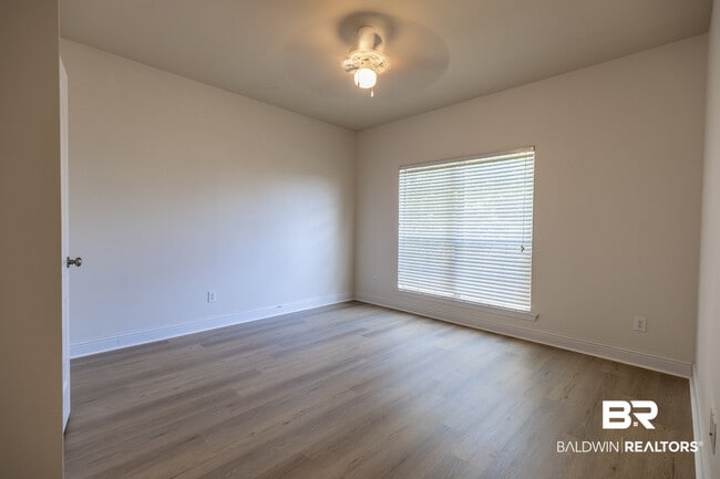 Building Photo - 9271 Ottawa Dr