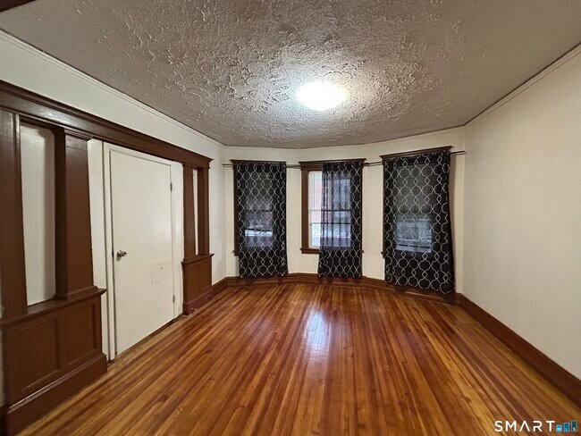 Building Photo - 40 Cabot St