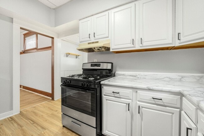 Building Photo - MOVE-IN SPECIAL - NEW LISTING! 4 BEDROOM HOME