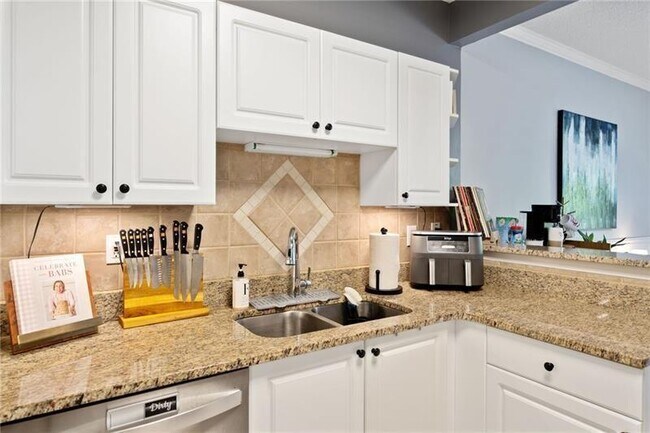 Building Photo - 106 Spring Heights Ln