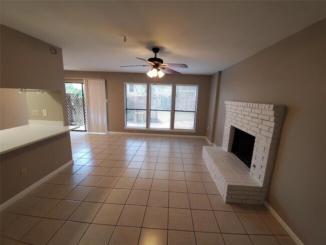 Building Photo - 9008 Sanger Dr