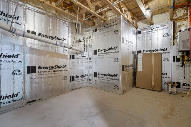 Building Photo - Modern 4-bedroom, 4-bathroom Custom Home D...