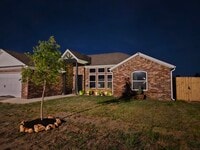 Building Photo - 324 Marsanne St