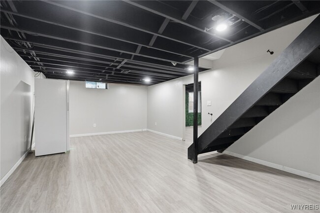 Building Photo - 8221 Clarence Ln N